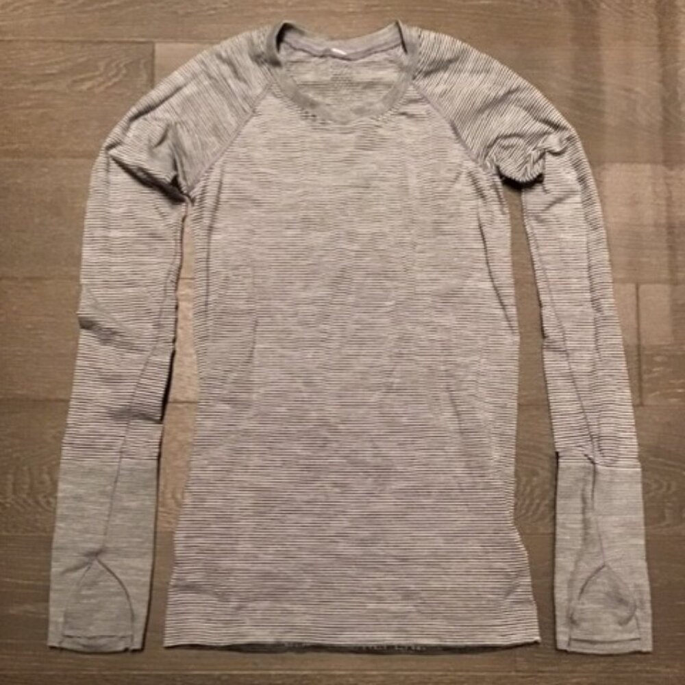 Lululemon thin stripe long sleeve top with thumbholes
